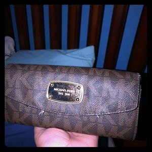 Michael kors wallet